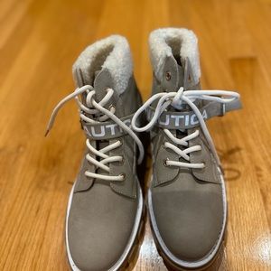 Womens Nautica Evona Ankle Hiker Boots Lace Up Beige Taupe Faux Suede size 7.5